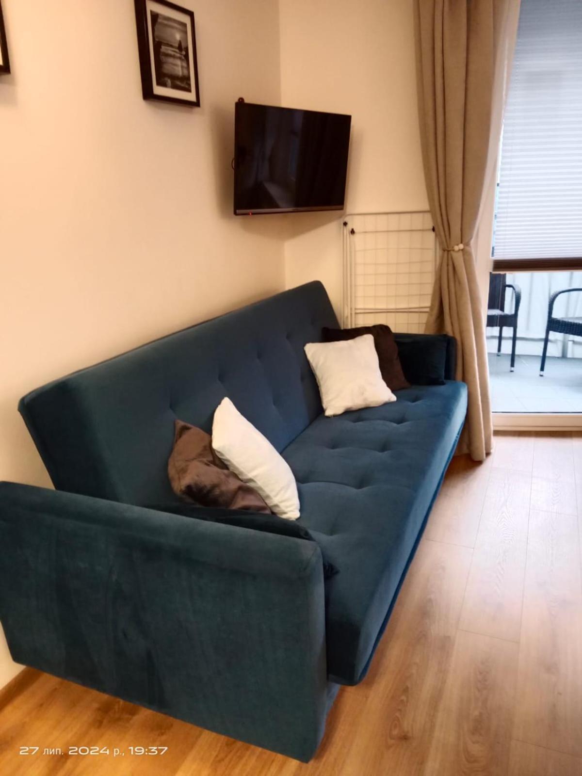 Arya Apartment